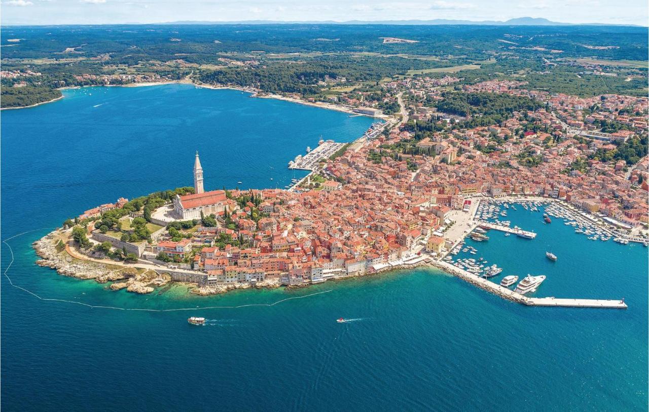 2 Bedroom Stunning Apartment In Rovinj Dış mekan fotoğraf
