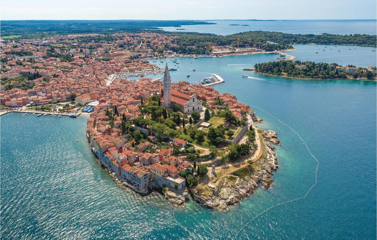 2 Bedroom Stunning Apartment In Rovinj Dış mekan fotoğraf