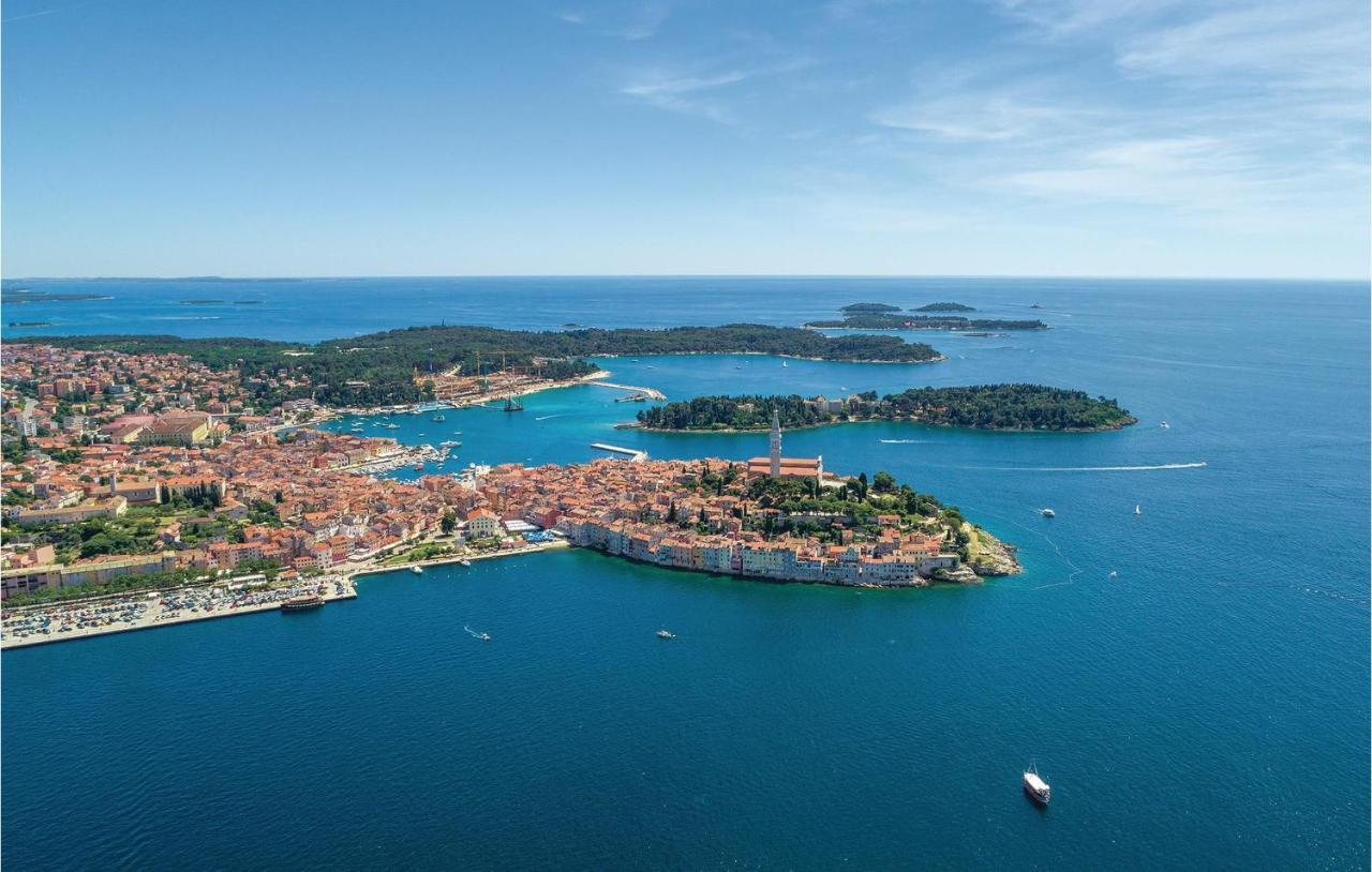 2 Bedroom Stunning Apartment In Rovinj Dış mekan fotoğraf