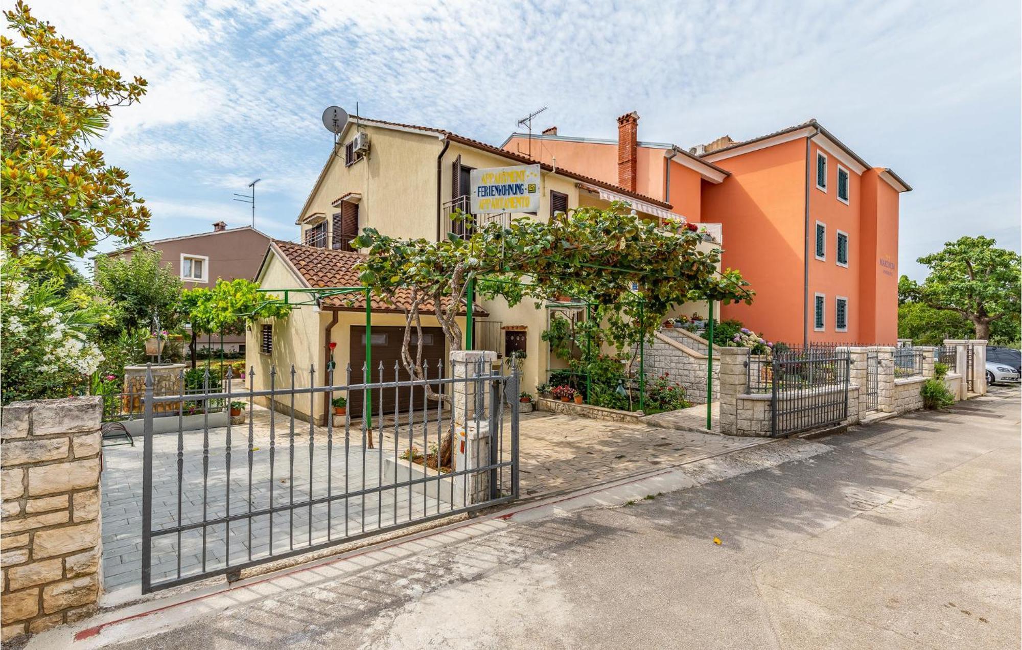 2 Bedroom Stunning Apartment In Rovinj Dış mekan fotoğraf